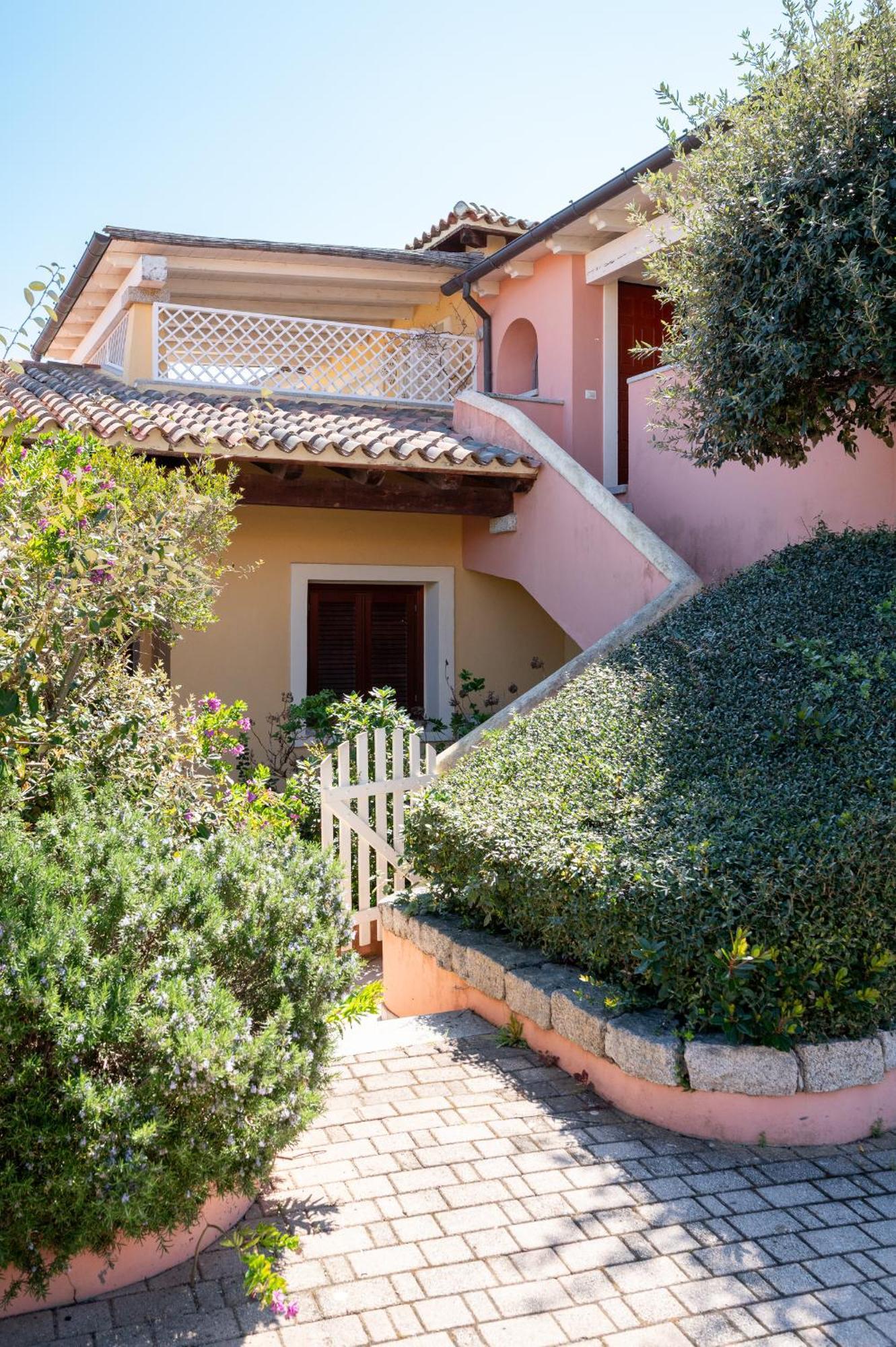 S'Abba Seafront Apartments - Your House In Sardinia Golfo Aranci Ngoại thất bức ảnh